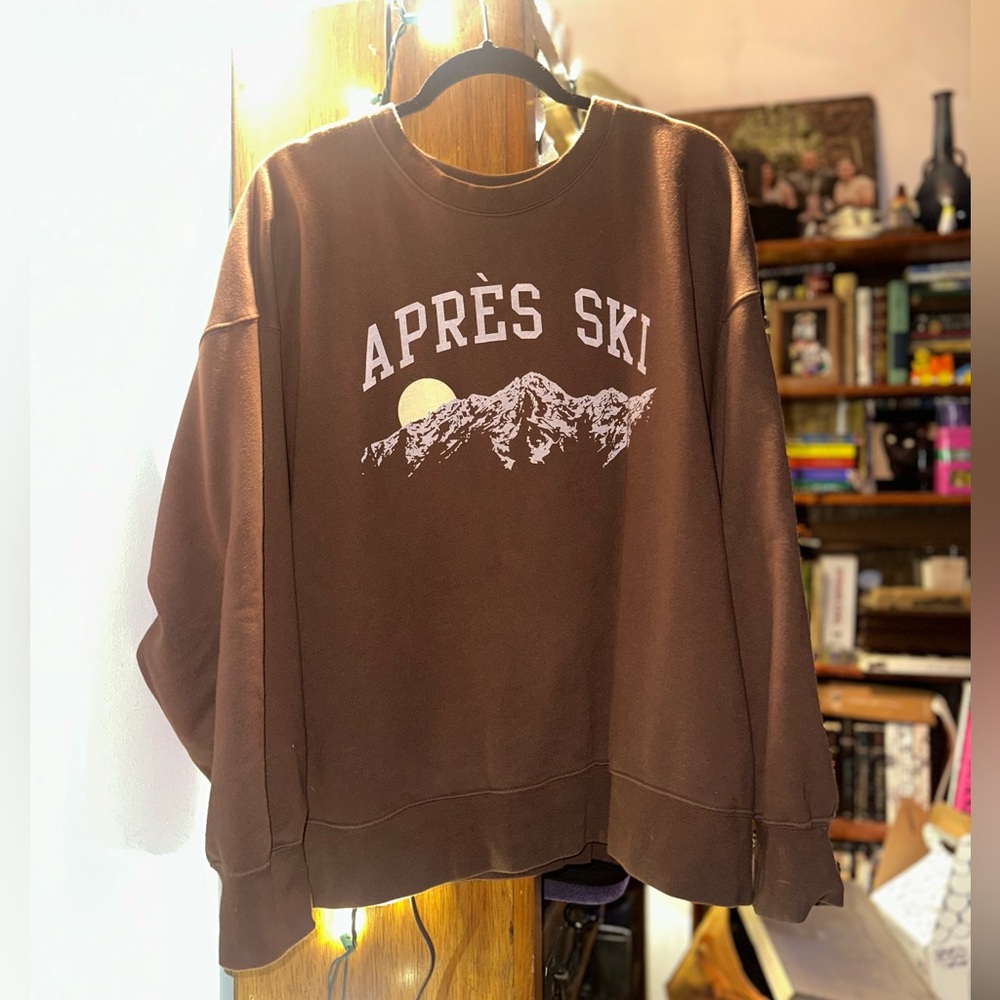 American Eagle Oversized Graphic Sweatshirt